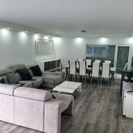 Mikaela Guest House 2 Ramada 外观 照片