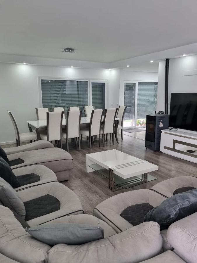 Mikaela Guest House 2 Ramada 外观 照片