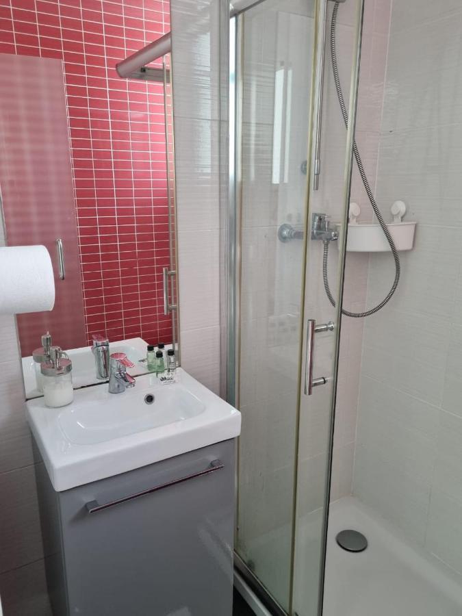 Mikaela Guest House 2 Ramada 外观 照片